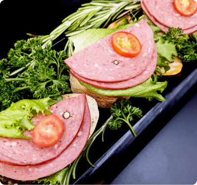 Saucisson au poivre tranché présentation